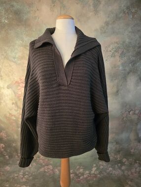 Elan Drella Vneck Collared Dark Green Sweater S